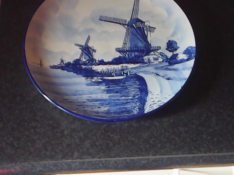 Delfts handpainted Holland Wandbord. Met molen patroon Doorsnee is 25,5 cm en puntgaaf. - 1