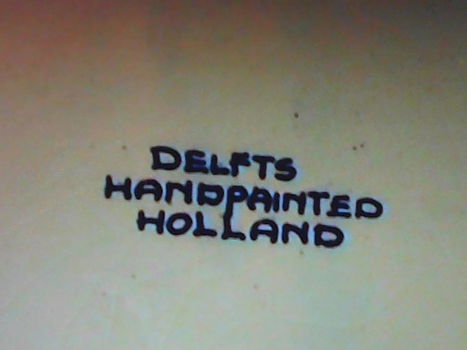 Delfts handpainted Holland Wandbord. Met molen patroon Doorsnee is 25,5 cm en puntgaaf. - 2