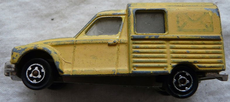 Modelauto, Majorette, Schaal 1:60, No.235 - Citroën Acadiane - Yellow, 1983-1985.(Nr.1) - 4