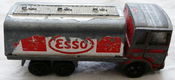 Modelauto, Majorette, Schaal 1:100, No.245 - Saviem SM Europe Tanker - Esso, 1979-1982.(Nr.1) - 5 - Thumbnail