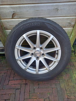 Audi: Zeer nette 16 inch lichtmetalen velgen met winterbanden - 0