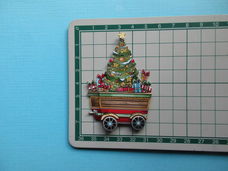 ky382 KERST Yvonne / wagon met kerstboom / cadeaus