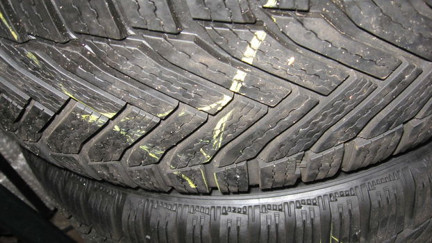 Michelin winterbanden op lichtmetalen velg 225/45/17 94V XL - 5