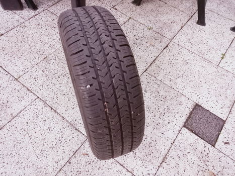 Michelin Agilis 51 205/65R15C als nieuw - 1