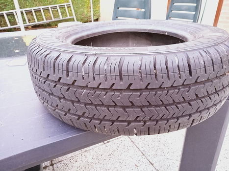 Michelin Agilis 51 205/65R15C als nieuw - 2