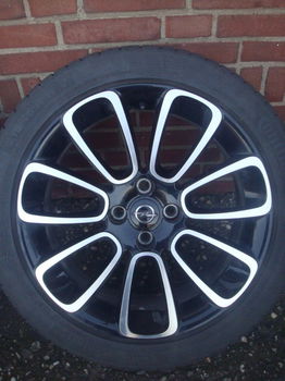 17 inch Origineel Opel Adam Black Velgenmet Banden 4x100 - 0