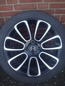 17 inch Origineel Opel Adam Black Velgenmet Banden 4x100