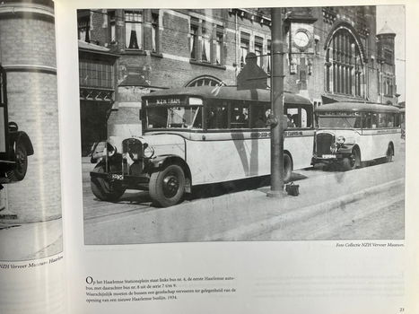 NZH - Tussen tram en bus - Van Boedapester tot Bolramer - 3