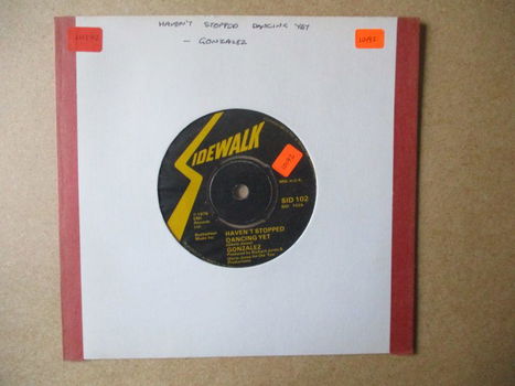 s2208 gonzalez - havent stopped dancing yet - 0