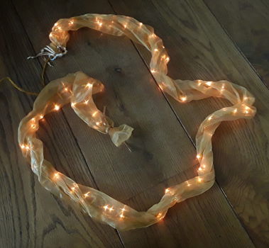 Guirlande van organza - led verlichting met 8 keuzestanden - kerstverlichting - kerstdecoratie - 0