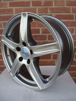 17'' Inch Dezent 5x110 7.0 J ET35 Naaf 65,1 - 4