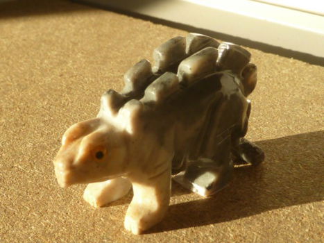 Stegosaurus van steatiet - 2