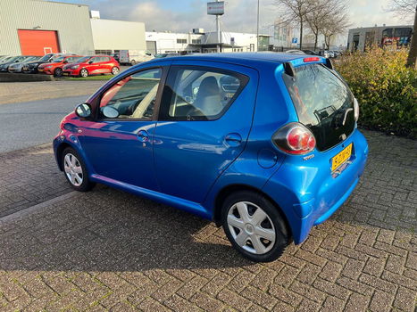 Toyota Aygo 1.0 12V Vvt-i 5DRS 2012 Blauw Airco,APK€3250.- - 3