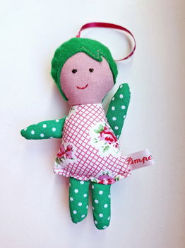 Kerst hanger popje van stof: Groen met roze - 0