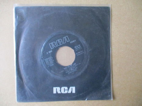 s2462 daryl hall / john oates - kiss on my list - 0