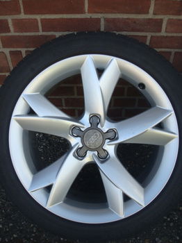 18” Audi A8 Velgen met Banden 5x112 Audi A4 A6 A8 - 0