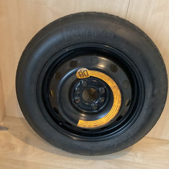 Thuiskomer reservewiel met band Pirelli 135 / 80 B14 - 3