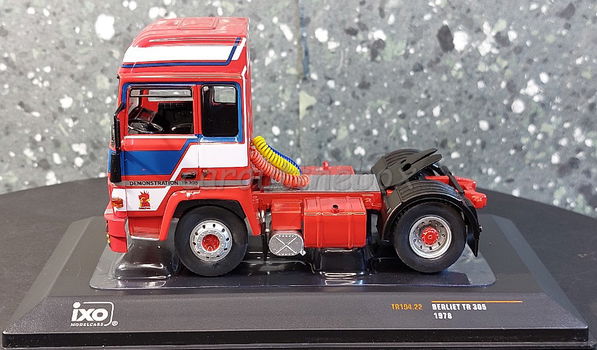 Berliet TR 305 1978 rood 1:43 Ixo V1072 - 0