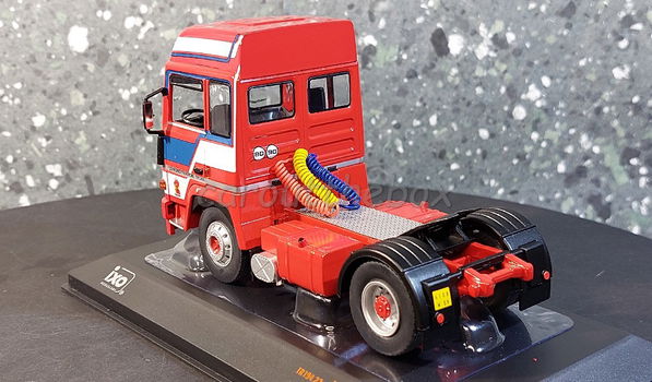 Berliet TR 305 1978 rood 1:43 Ixo V1072 - 2