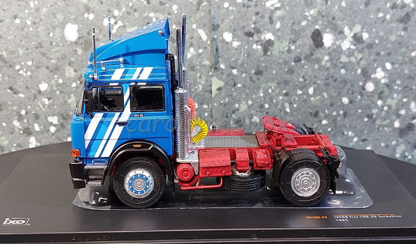 Iveco Fiat 190.38 Turbostar 1984 blauw 1:43 Ixo V1073 - 0