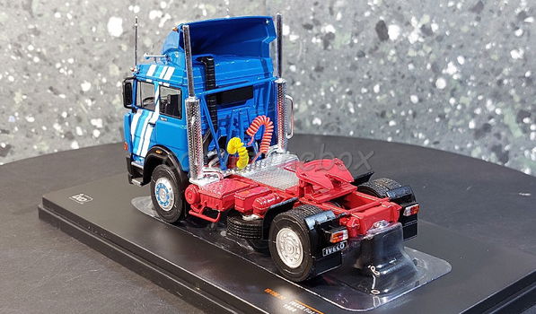 Iveco Fiat 190.38 Turbostar 1984 blauw 1:43 Ixo V1073 - 2