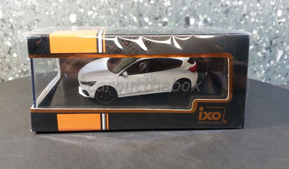 Ford Focus ST 2022 wit 1:43 Ixo V1075 - 3