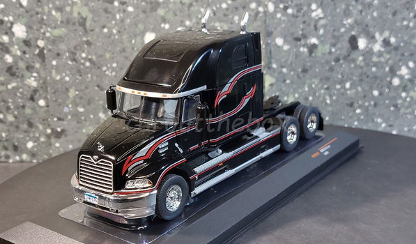 Mack Vision 2000 zwart 1:43 Ixo V1080 - 1