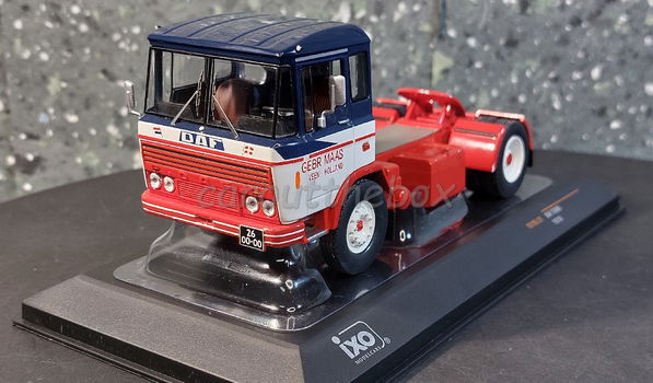 Daf 2600 1970 blauw/wit 1:43 Ixo V1083 - 1