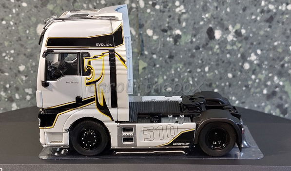 MAN TGX XXL D38 wit 1:43 Ixo V1084 - 0