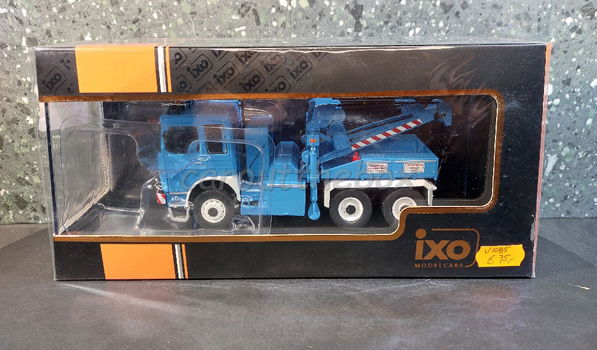 MAN F8 26.281 bergings truck blauw 1:43 Ixo V1085 - 3