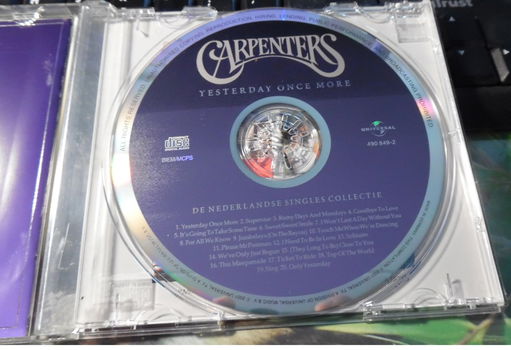 Te koop de originele CD Yesterday Once More van Carpenters. - 6