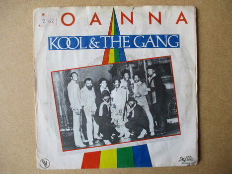 s2851 kool and the gang - joanna - 0
