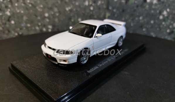 Nissan Skyline GT-R R33 Vspec 1995 wit 1:43 Ebbro 049 - 1