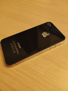 Apple iPhone 4 Zwart A1332 met lader en oortjes - 0