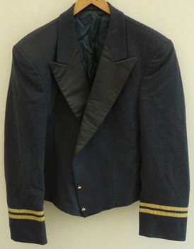 Uniform (Jas&Broek&Gilet) AT (Avond Tenue), Kapitein, Koninklijke Luchtmacht, jaren'60/'70.(Nr.1) - 0