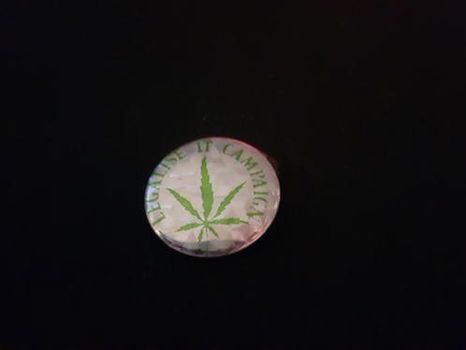 Button Legalise it campaign - 0