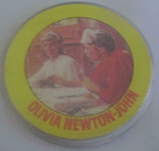 Button Olivia Newton John(2)