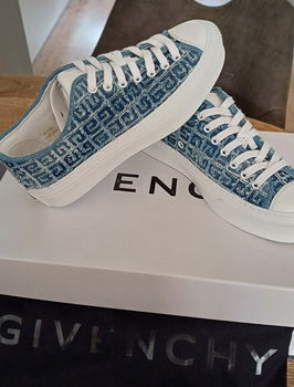 Givenchy City Low Sneakers Medium Blue. BE001NE21J 420 Maat 37.Nieuw - 0