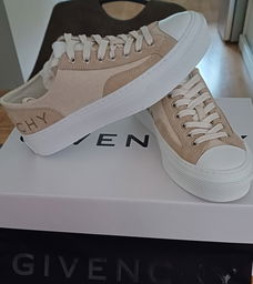 Givenchy City Low Sneakers Ecru. Maat 38 BE0048E253 150 Nieuw.