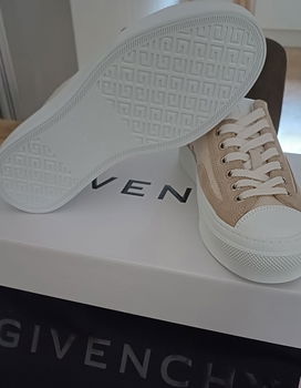 Givenchy City Low Sneakers Ecru. Maat 38 BE0048E253 150 Nieuw. - 1