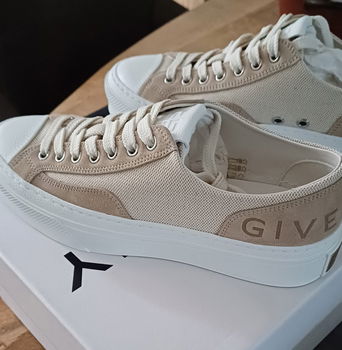 Givenchy City Low Sneakers Ecru. Maat 38 BE0048E253 150 Nieuw. - 4