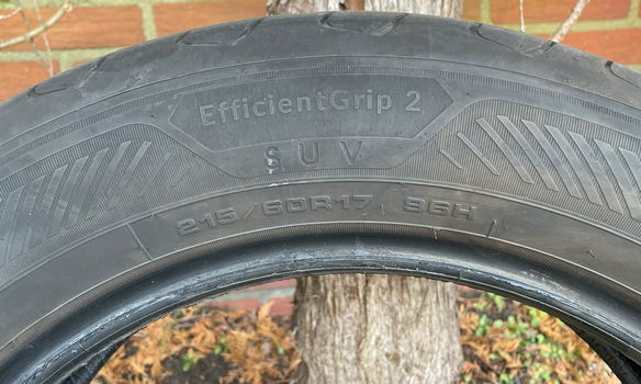 2st Goodyear Efficient Grip 2 SUV 215/60R17 96H - 2