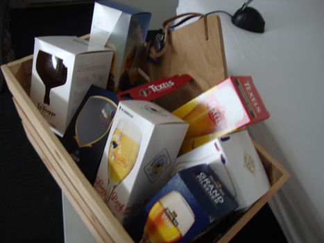 Kerstpakket bestaande uit o.a. bierglazen - 6