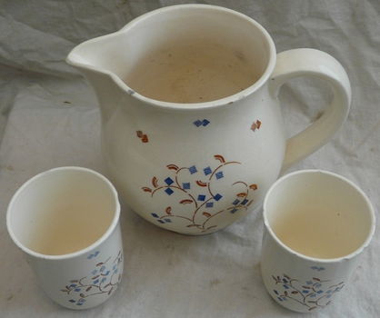 Setje Servies, Vintage, Melk / Waterkan & 2 Bekers, Porselein, Steingut Colditz, DDR, jaren'50. - 2