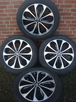 18’’Inch Originele Nissan Qashqai Velgen en Banden 5x114.3 - 4