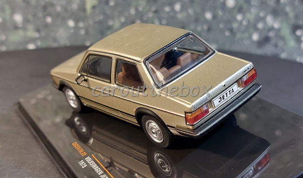 Volkswagen Jetta 1979 bruin 1:43 Ixo V1099 - 2