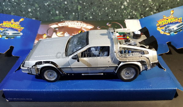 DeLorean Back to the future II 1:24 Welly W107 - 1