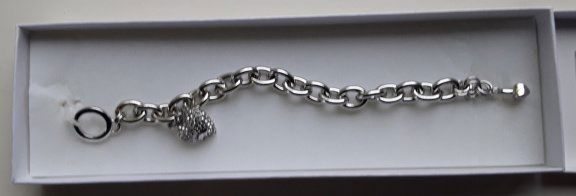 Stoere armband met bedel / (nieuw in de doos) - 2