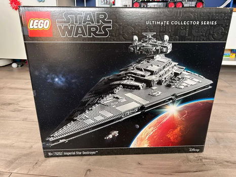 LEGO STAR WARS 75252 Vernietiger - 0