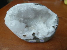 kleine geode met Scoleciet en kwarts (02)